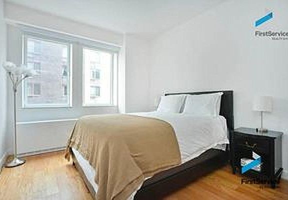 4th image of 504 W 47th St #12A
