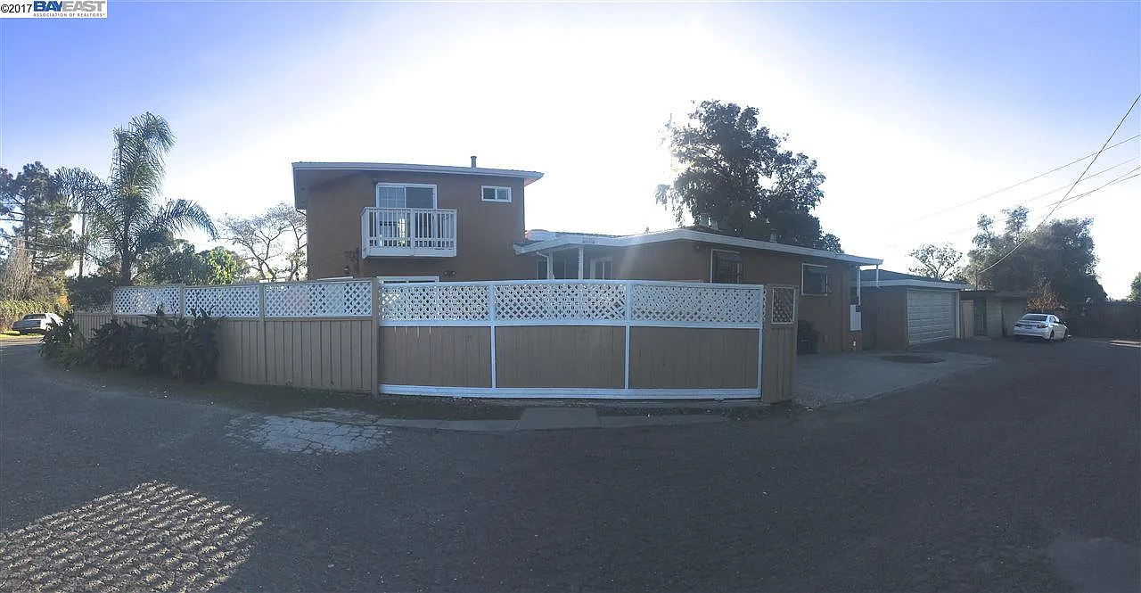 24071 Wilcox Ln photo 1