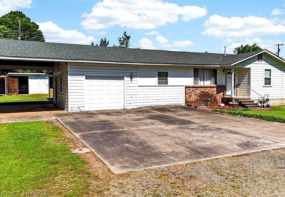 1st image of 210 Carrol Heights Dr