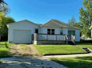 916 4th St NE, Devils Lake, ND 58301