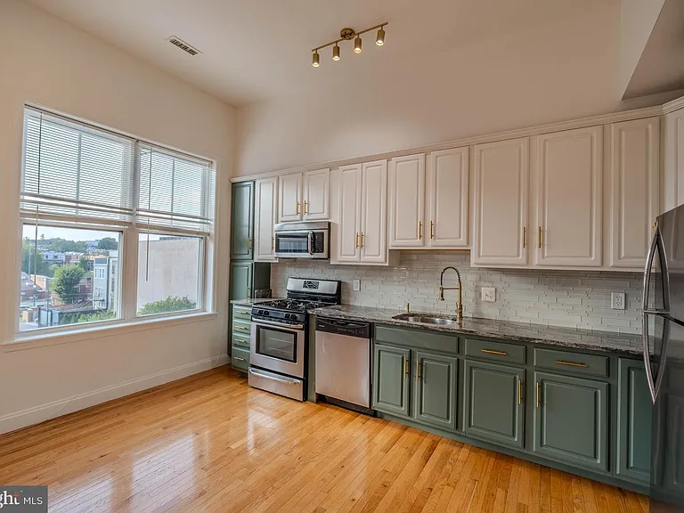 1629 L St NE #305 — Photo 10