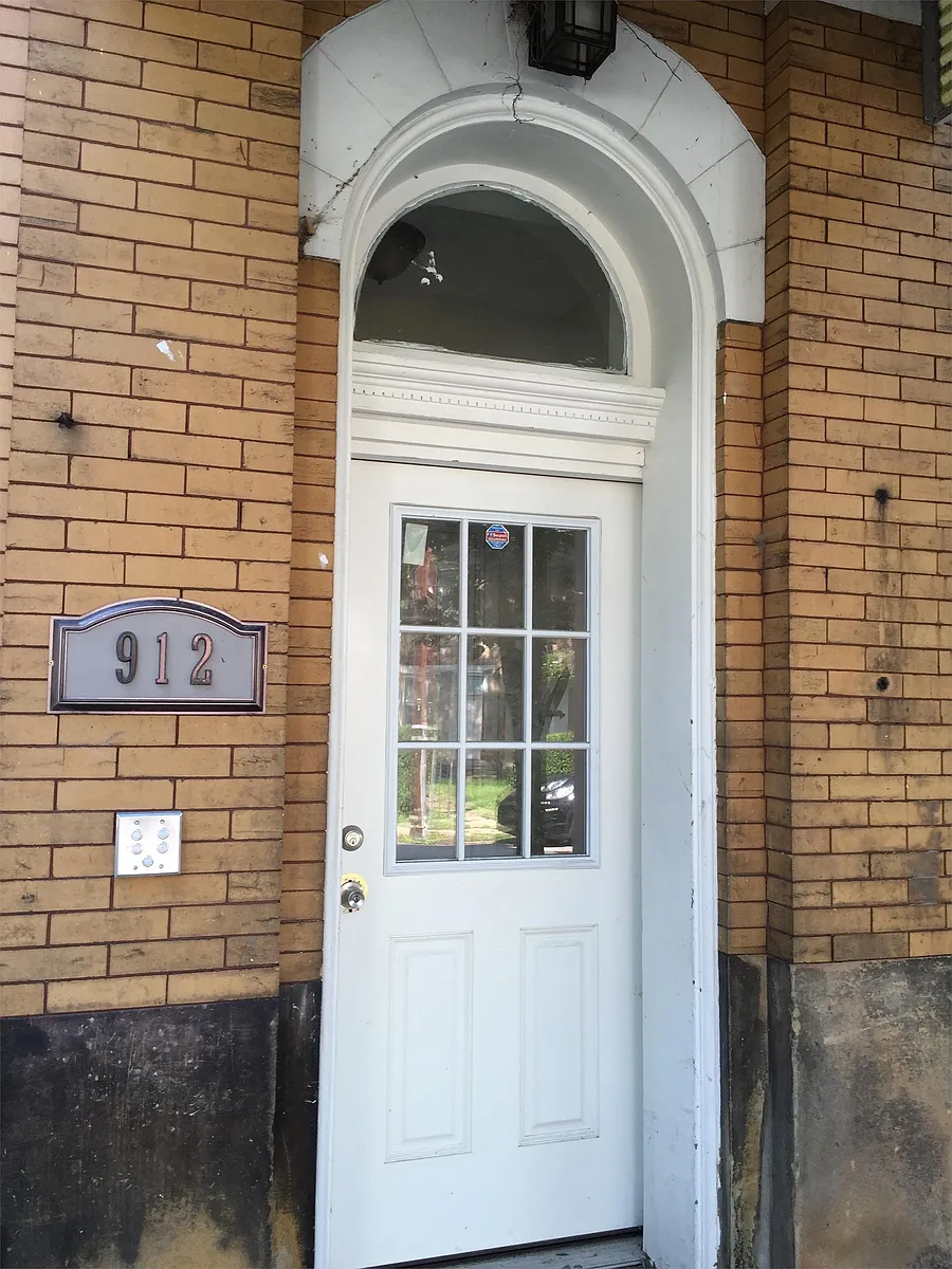 Building Photo - 912 Portland St
