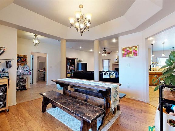 5th image of 577 Tierra Bella Dr