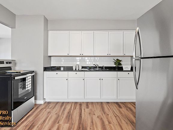 5th image of 2658 California St NE