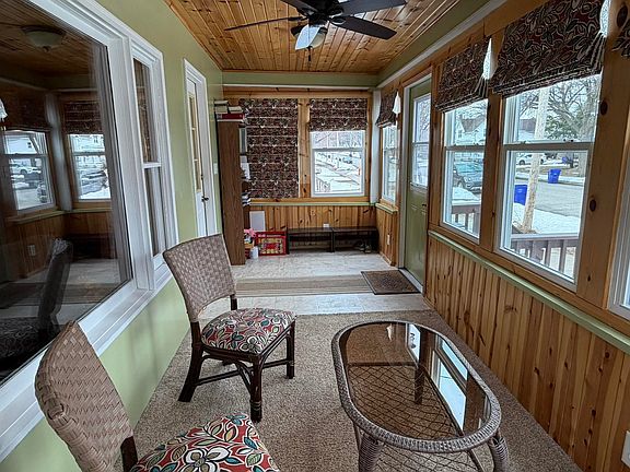 2nd image of 721 W Commercial St