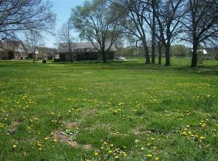 312.5 Clearview Dr, Pleasant Hill, MO 64080