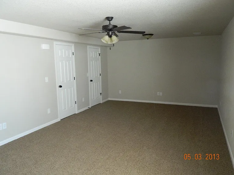 Family room with full bath & walk-in closet