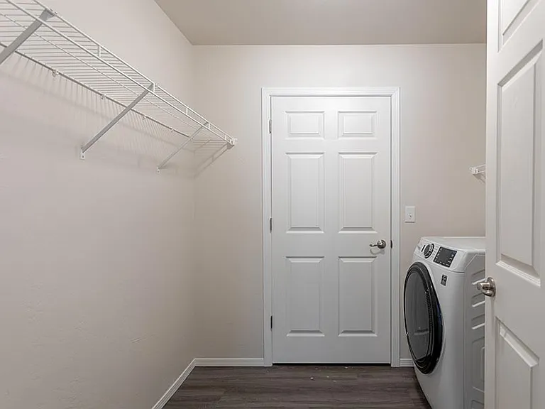 TRAILSIDE ESTATES APARTMENT HOMES — Photo 8