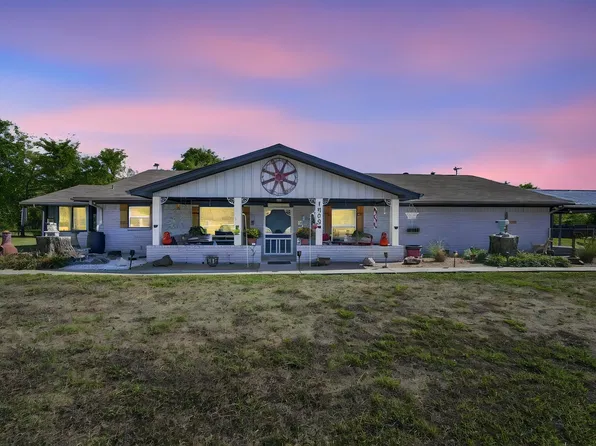 1309 W Madison St, Ennis, TX 75119