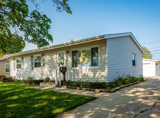 1927 17th Ave, Kenosha, WI 53140