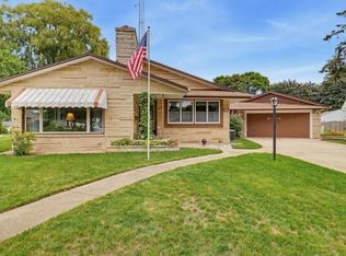 542 E Van Beck Ave, Milwaukee, WI 53207