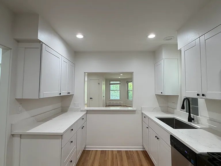 1226 Sherman Ave #2S — Photo 3