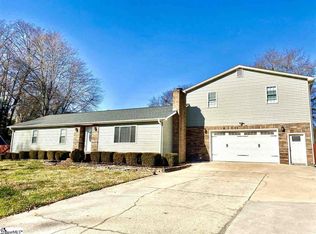 8 Wiltshire Ct, Taylors, SC 29687