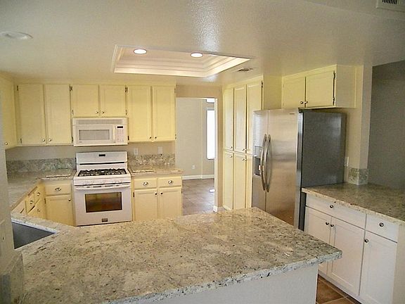 New granite counters! Beautiful recesses lights.