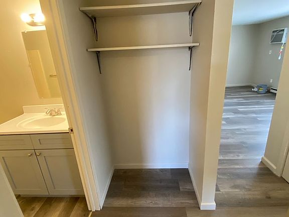 4th image of 2901 Lawnridge Ct APT C