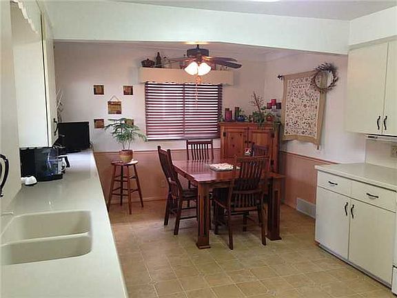 3rd image of 800 Highland Dr