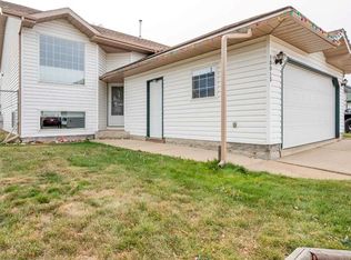 10015 N 93rd Ave, Wembley, AB T0H 3S0