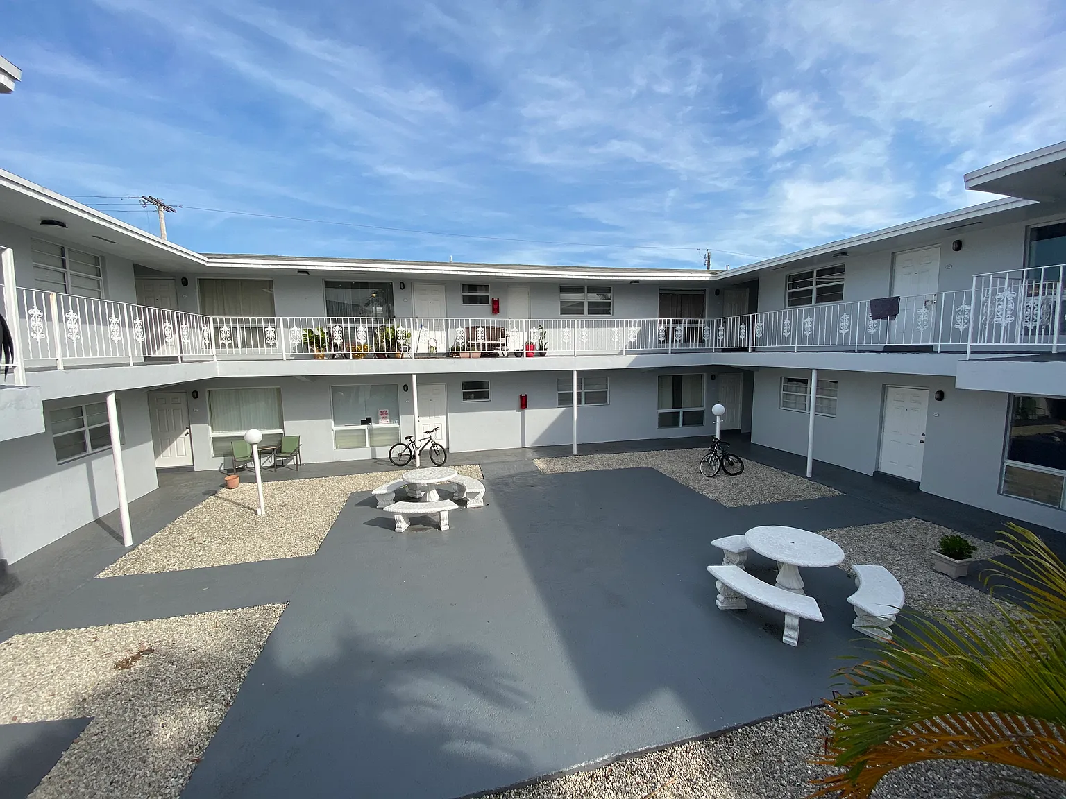 2 bed, 800 sqft, $1,950 — Photo 2