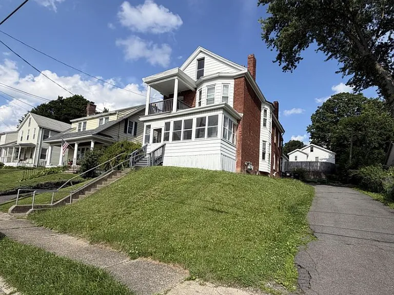 26 Kinloch Ave #1 — Photo 1