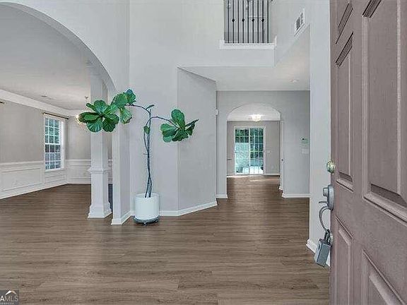 3rd image of 3951 Kingsley Park Ln