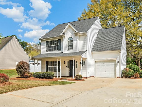 2nd image of 627 Rugby Rd