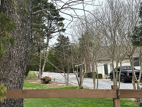 4th image of 3111 Sanders Rd