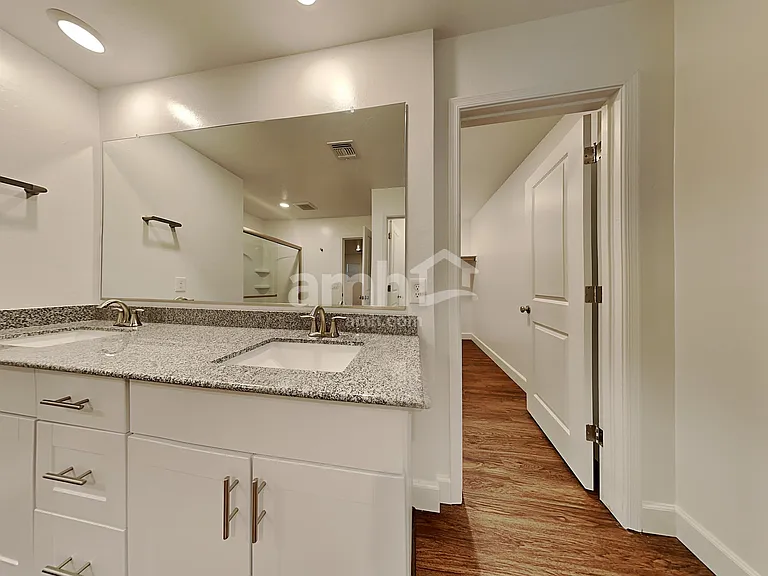 669 W Bosal Dr — Photo 11