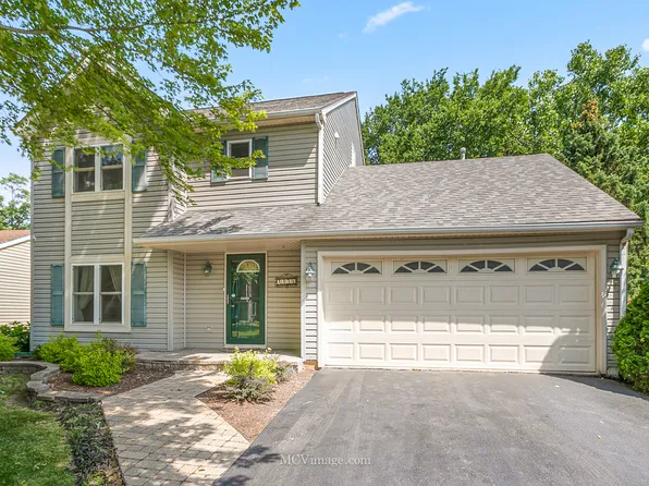 2440 Boxwood Ln, Aurora, IL 60502