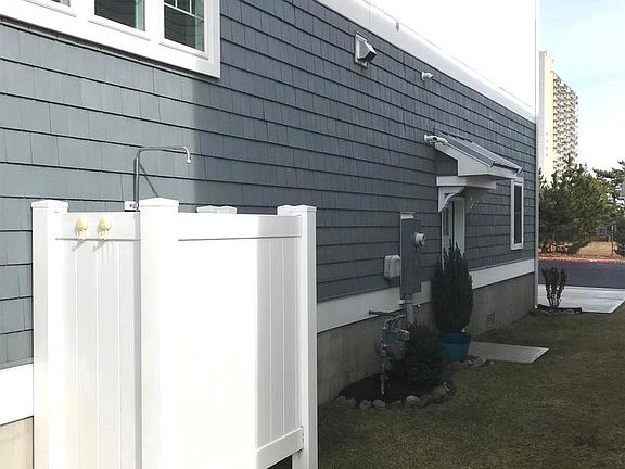 4th image of 9313 Mediterranean Dr