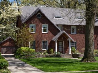 2587 Wellington Rd, Cleveland Heights, OH 44118