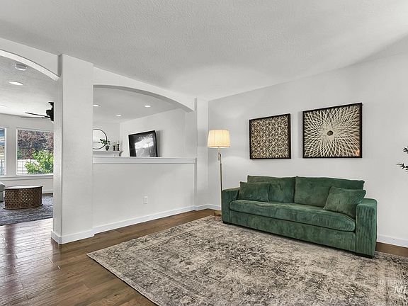 4th image of 4094 E Arch Dr