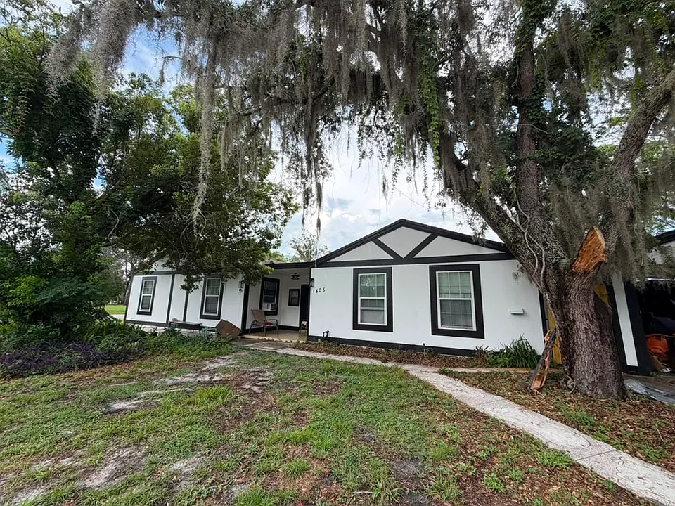 1405 Paula Dr
