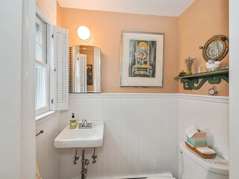 37 Indian Rd — Photo 14