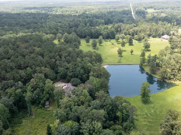 326 Levan Dr, Columbiana, AL 35051