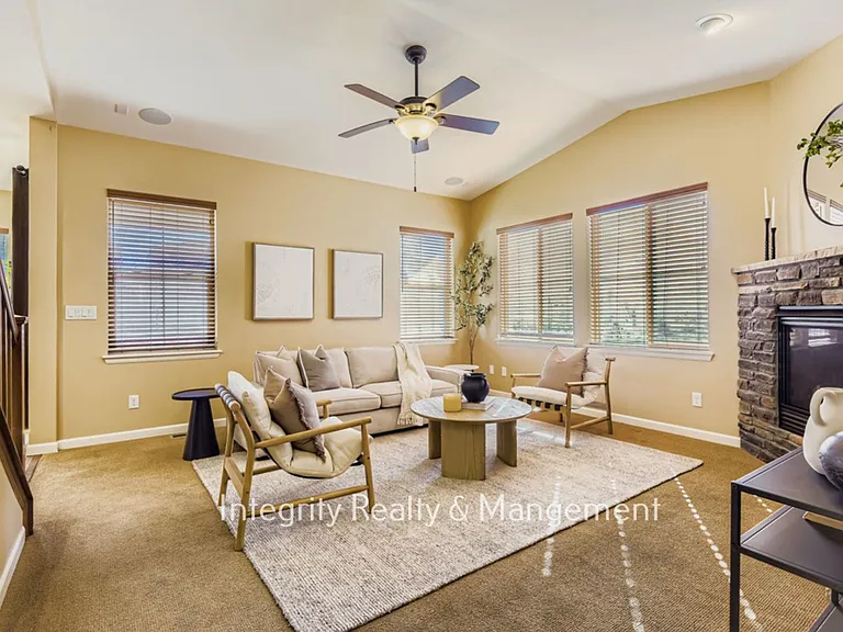 3839 Donnington Cir — Photo 4