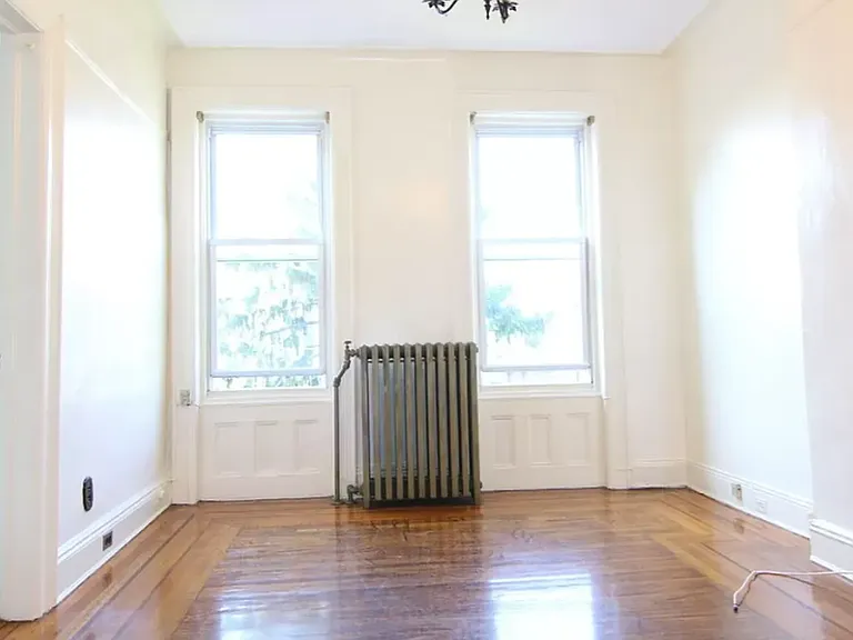 5903 69th Ave #3R — Photo 2
