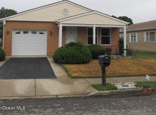 152 San Carlos St, Toms River, NJ 08757
