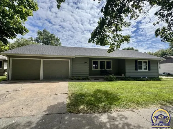 509 N 2nd St, Hiawatha, KS 66434