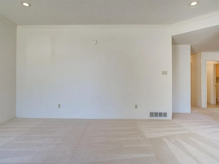 5815 75th St — Photo 5