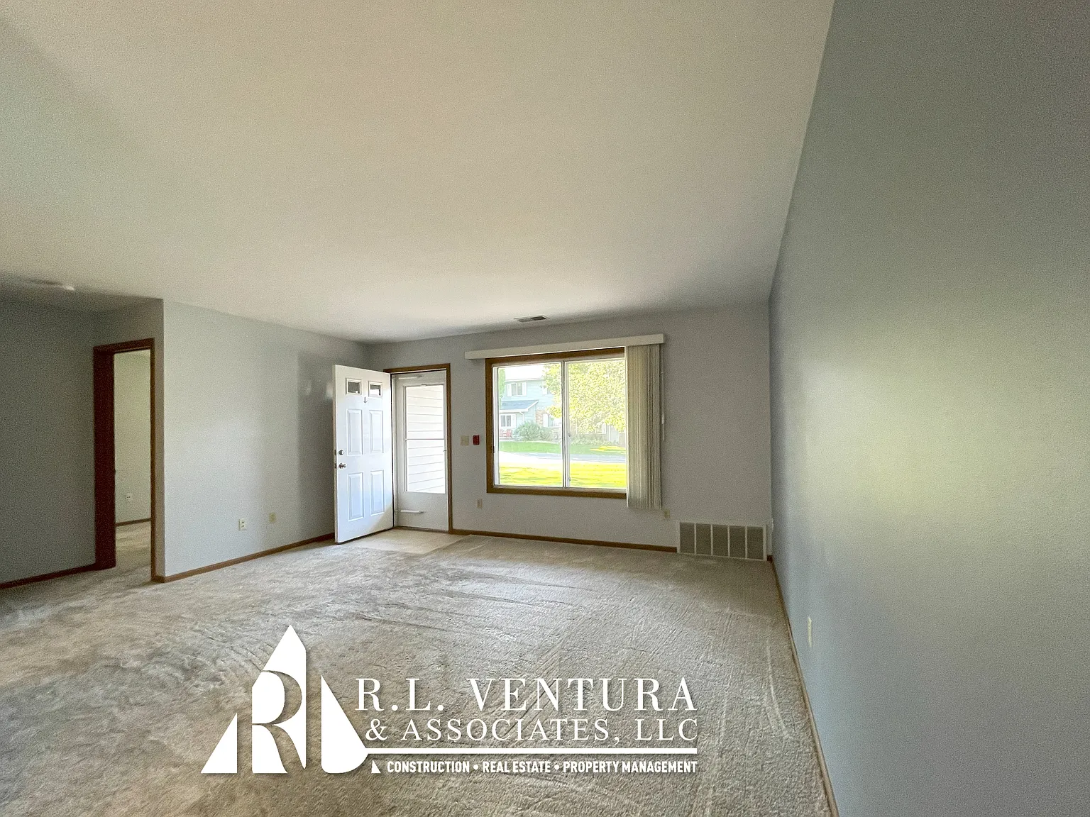 1 bed, 900 sqft, $1,150 — Photo 4