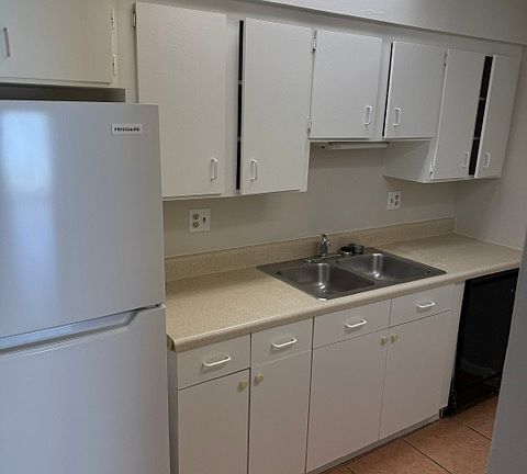 2nd image of 4153 Corsair Ave #4153