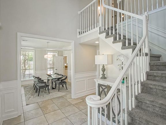 4th image of 80 Forest Green Dr