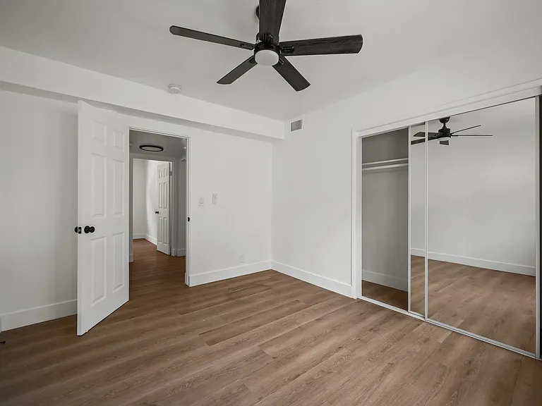 2034 S Garth Avenue Apartments — Photo 54