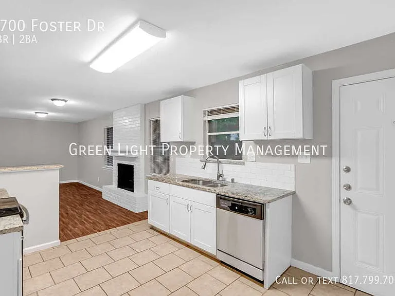 1700 Foster Dr — Photo 18