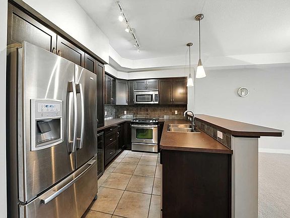 5th image of 100 Lakeway Blvd #218
