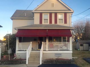 412 Erie St, Throop, PA 18512