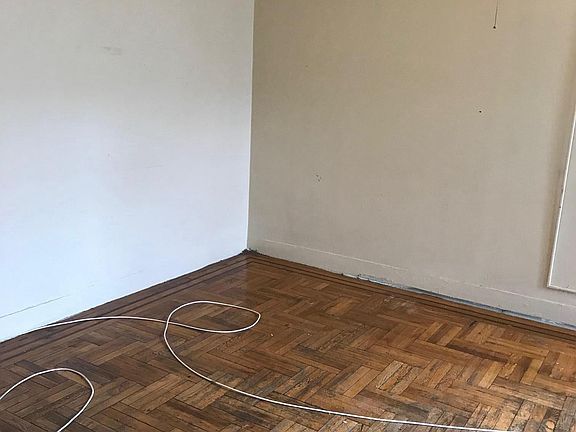 5th image of 2487 Davidson Ave #5