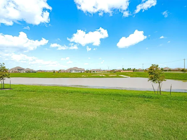 2702 Ballast Green Dr, La Marque, TX 77568