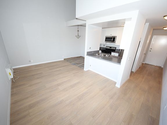 4th image of 1140 Venice Blvd APT 202