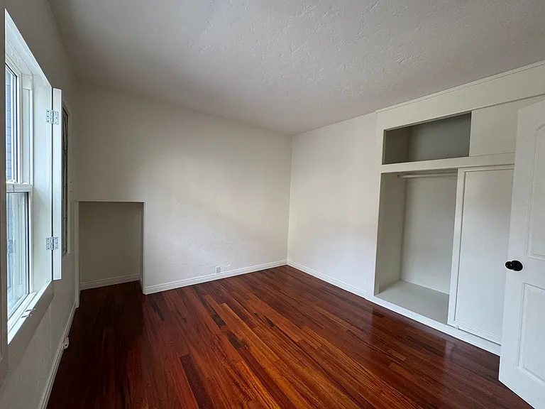 1527 Golden Ave — Photo 33